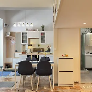 Brand New Garden Flat / Free Parking Apartman